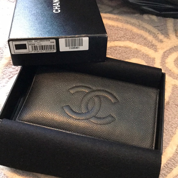 CHANEL Handbags - Chanel Caviar Bifold Long Wallet Clutch Black